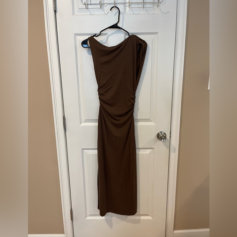 Lulu's Chic Brown One-Shoulder Midi Dress
